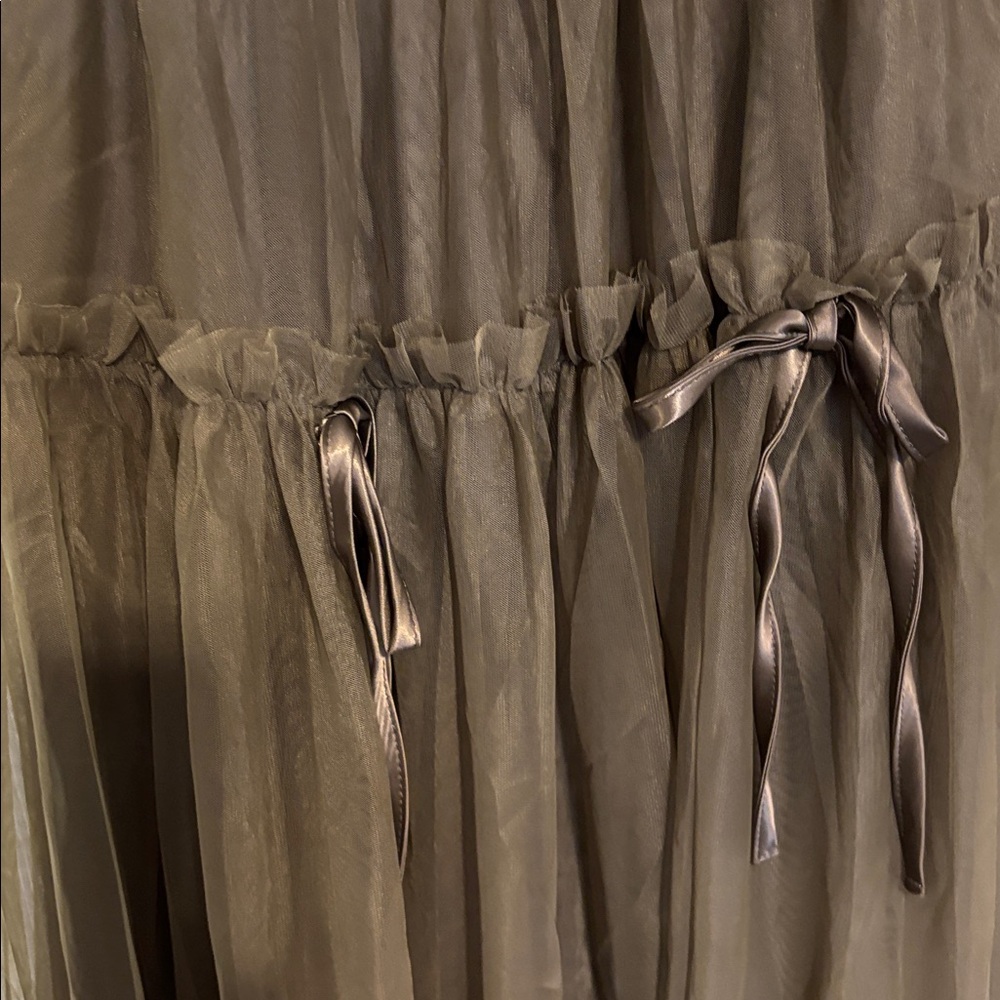 Elegant Olive Green Women's Dress - Picture 4 of 6